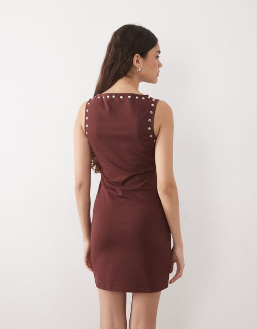 ASOS DESIGN - Mouwloze mini jurk met studs in chocoladebruin, 4 van 4