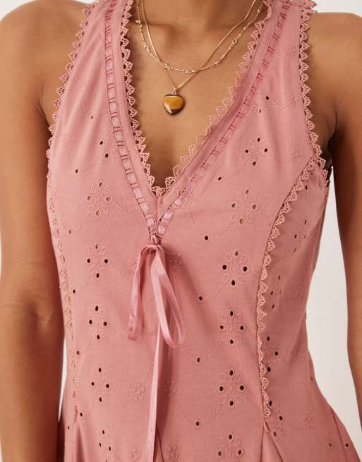 ASOS DESIGN - Mouwloze mini swingjurk van broderie met V-hals in roze, 2 van 4