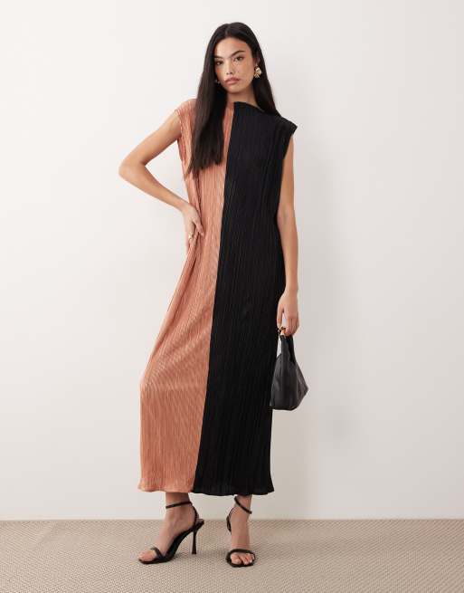 ASOS DESIGN - Mouwloze plissé maxi jurk met kleurvlakken in toffee en zwart