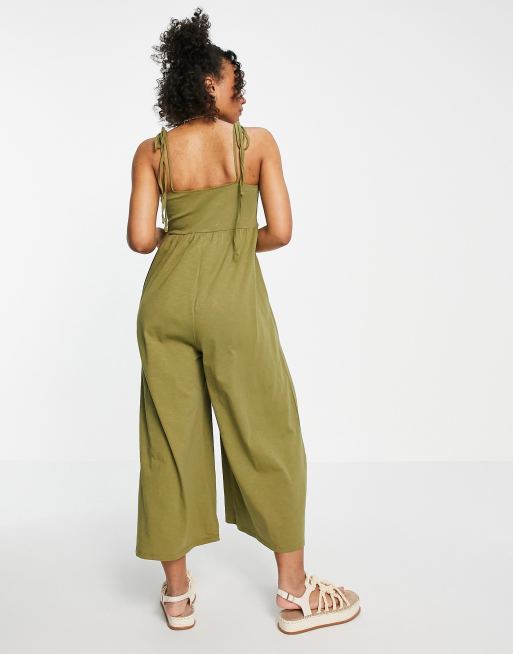 ASOS DESIGN - Mouwloze swingjumpsuit met gestrikte voorkant in kaki, 2 van 4
