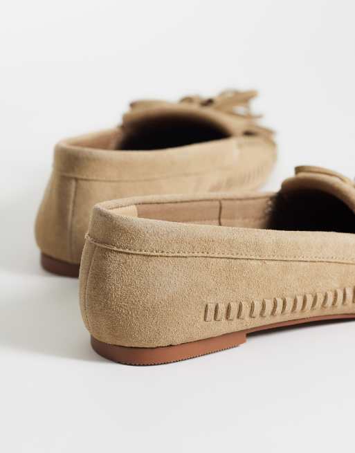 ASOS DESIGN – Moxen – Beige loafers i mockaimitation med fransar, 4 av 4