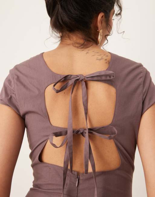 ASOS DESIGN - Mørk chokoladebrun midikjole med korte ærmer og åben ryg med bindedetaljer, 2 af 4