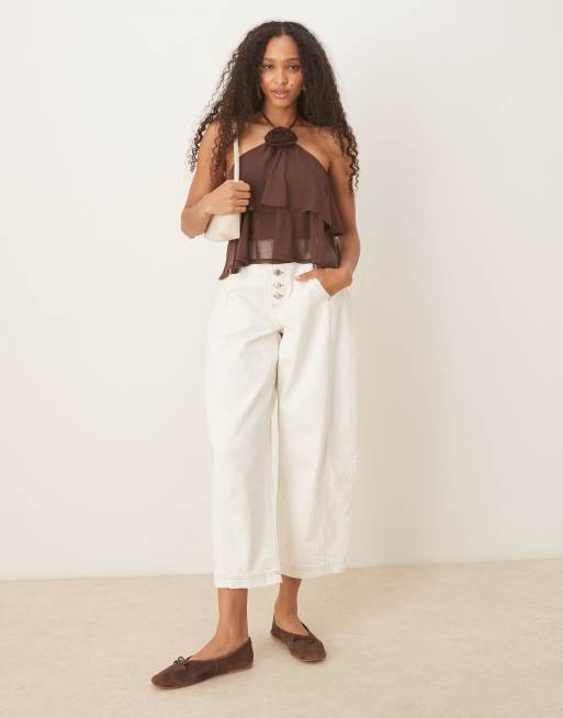 ASOS DESIGN - Mørk chokoladebrun top med halterneck og flæser samt korsagedetalje, 4 af 4
