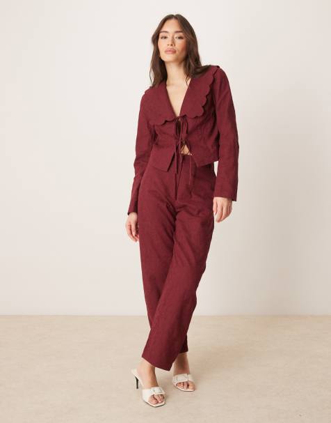 ASOS DESIGN - Mørk kirsebærrødt sæt med skræddersyet top med bindebånd foran og bukser med broderier - view 1