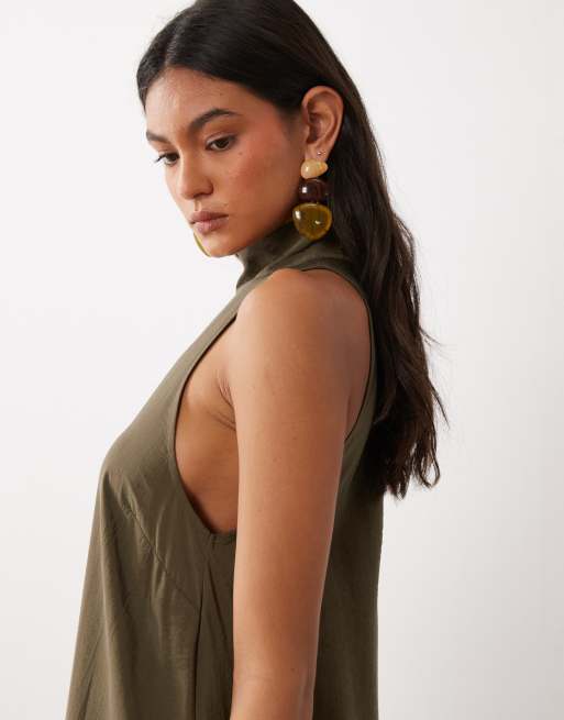 ASOS DESIGN - Mørk olivengrøn smock-maxikjole med ståkrave og sænket talje i tech-stof, 3 af 4