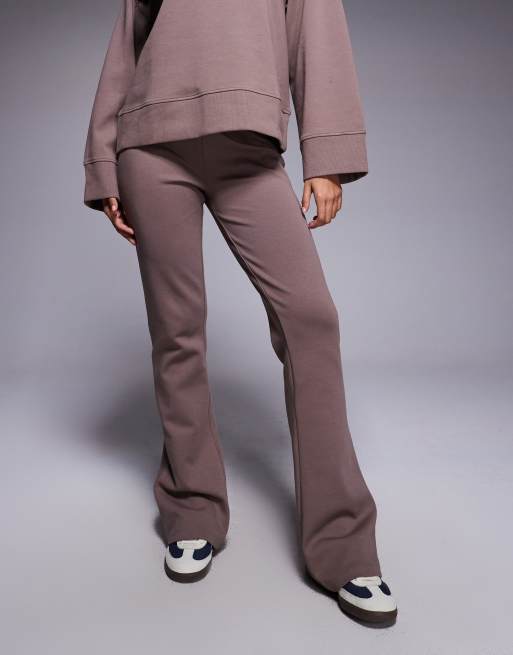 ASOS DESIGN - Mørke gråbrune joggingbukser med svaj samt interlock-syninger - Del af sæt, 3 af 5