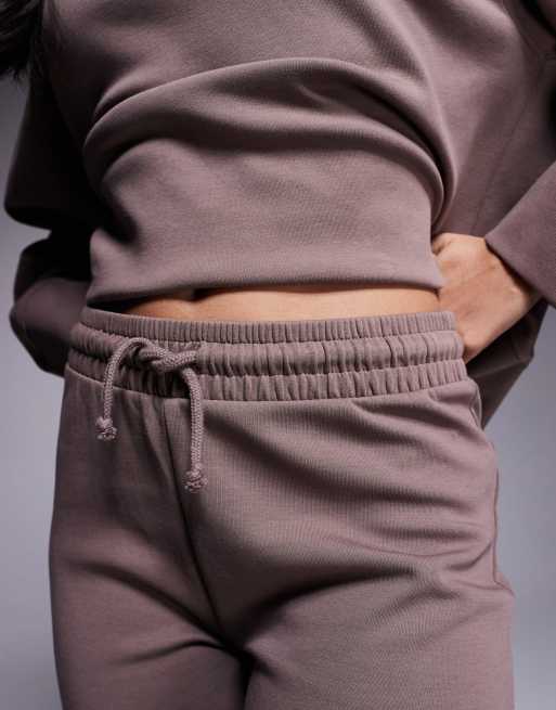 ASOS DESIGN - Mørke gråbrune joggingbukser med svaj samt interlock-syninger - Del af sæt, 4 af 5