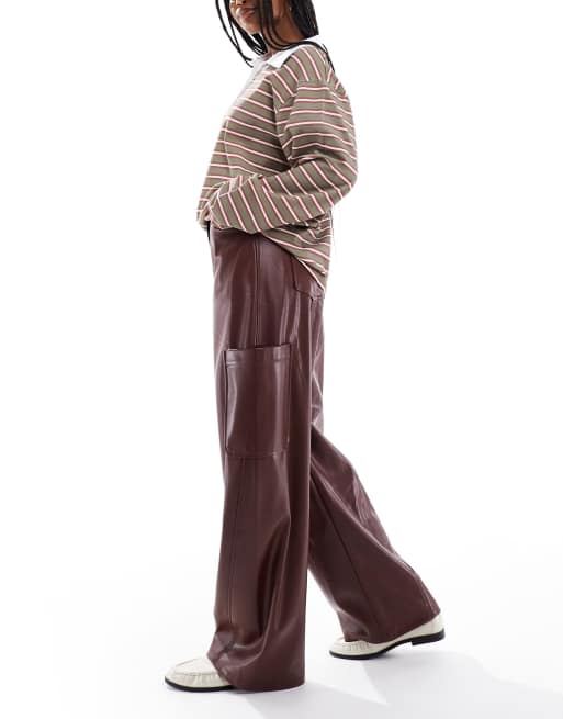 ASOS DESIGN - Mørkebrune utility-bukser i imiteret læder med barrel-ben, 2 af 5