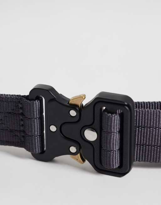 ASOS DESIGN - Mørkegråt smalt utility-bælte med spænde i webbing-materiale, 2 af 3