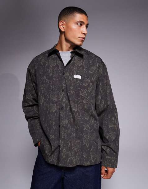 ASOS DESIGN - Mørkegrøn oversized skjorte med mærke på brystet og slangeprint - view 1