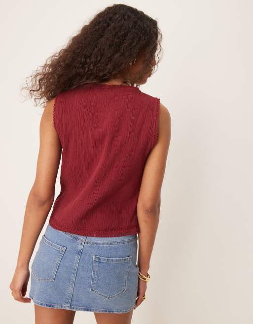 ASOS DESIGN - Mørkerød habitvest med blondekant, 3 af 4