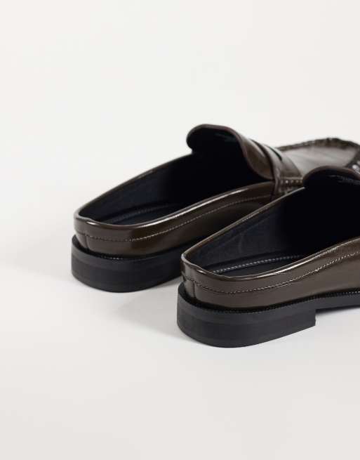 ASOS DESIGN mule penny loafers med rynkeeffekt i brunt åleskind, 4 af 5