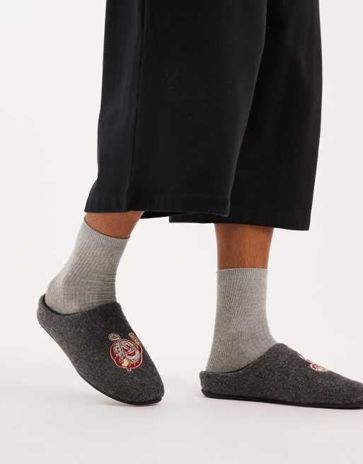 ASOS DESIGN mule slipper in gray felt with golf graphic , 4 of 4