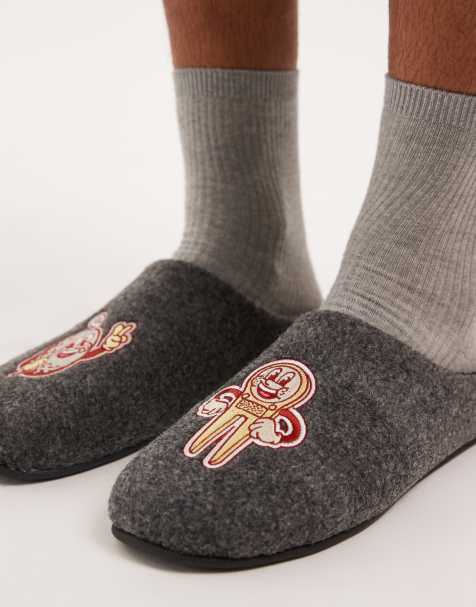 ASOS DESIGN mule slipper in grey felt with golf graphic - view 2
