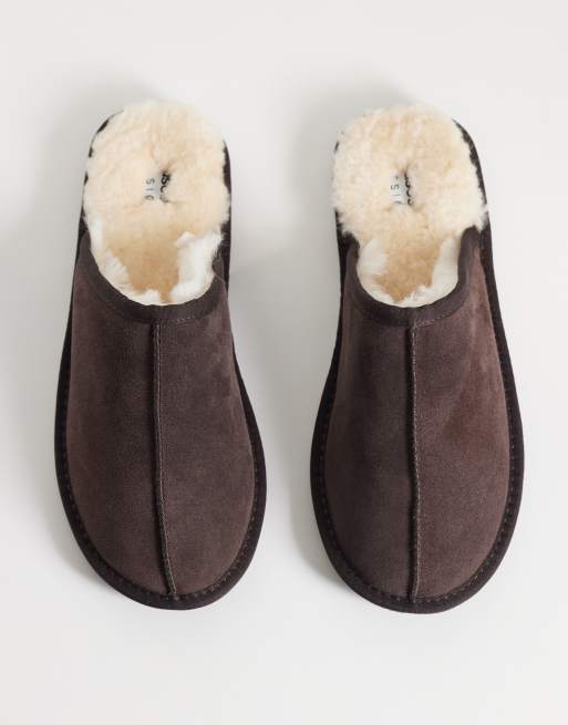 ASOS DESIGN mule slippers in chocolate suede with sheep skin lining, 2 of 4