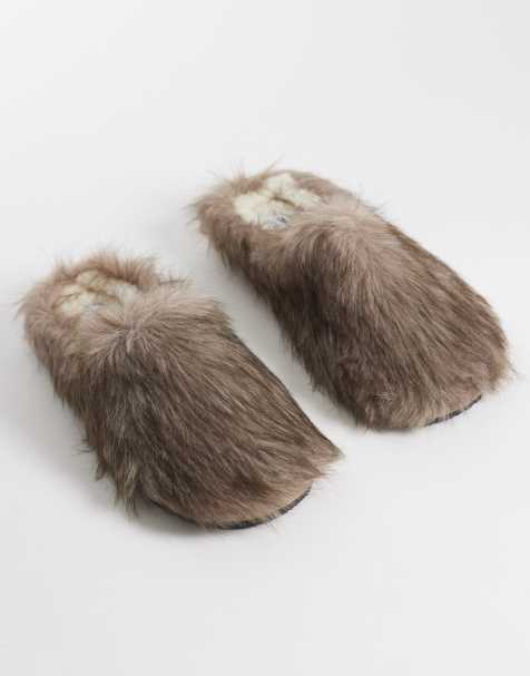 ASOS DESIGN mule slippers in light brown faux fur - view 1
