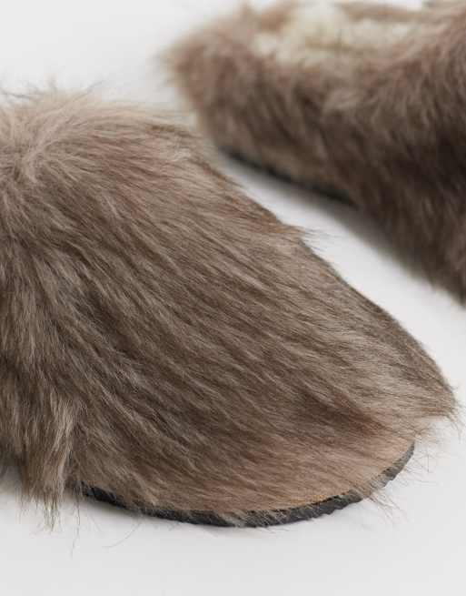 ASOS DESIGN mule slippers in light brown faux fur, 2 of 4