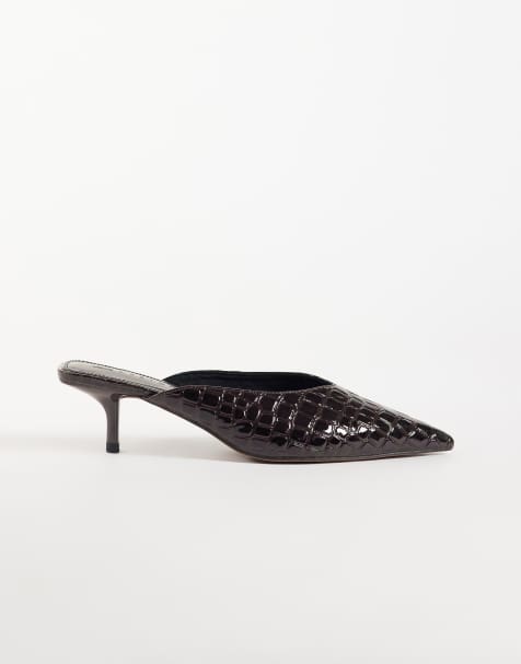 ASOS DESIGN mules con punta e tacco kitten effetto coccodrillo color cioccolato - view 1