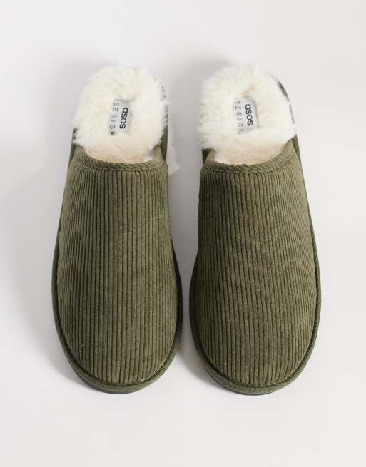 ASOS DESIGN mules d’intérieur en velours côtelé vert olive foncé avec doublure ton sur ton effet peau lainée, 2 de 4