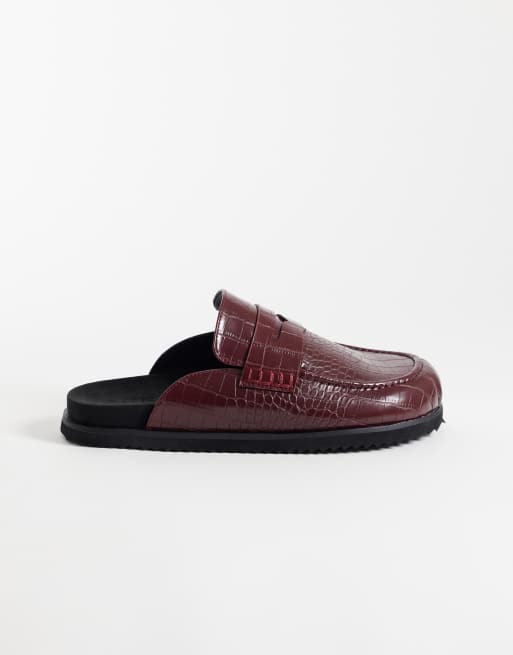 ASOS DESIGN mules tipo penny loafer en burdeos con efecto cocodrilo, 1 de 5