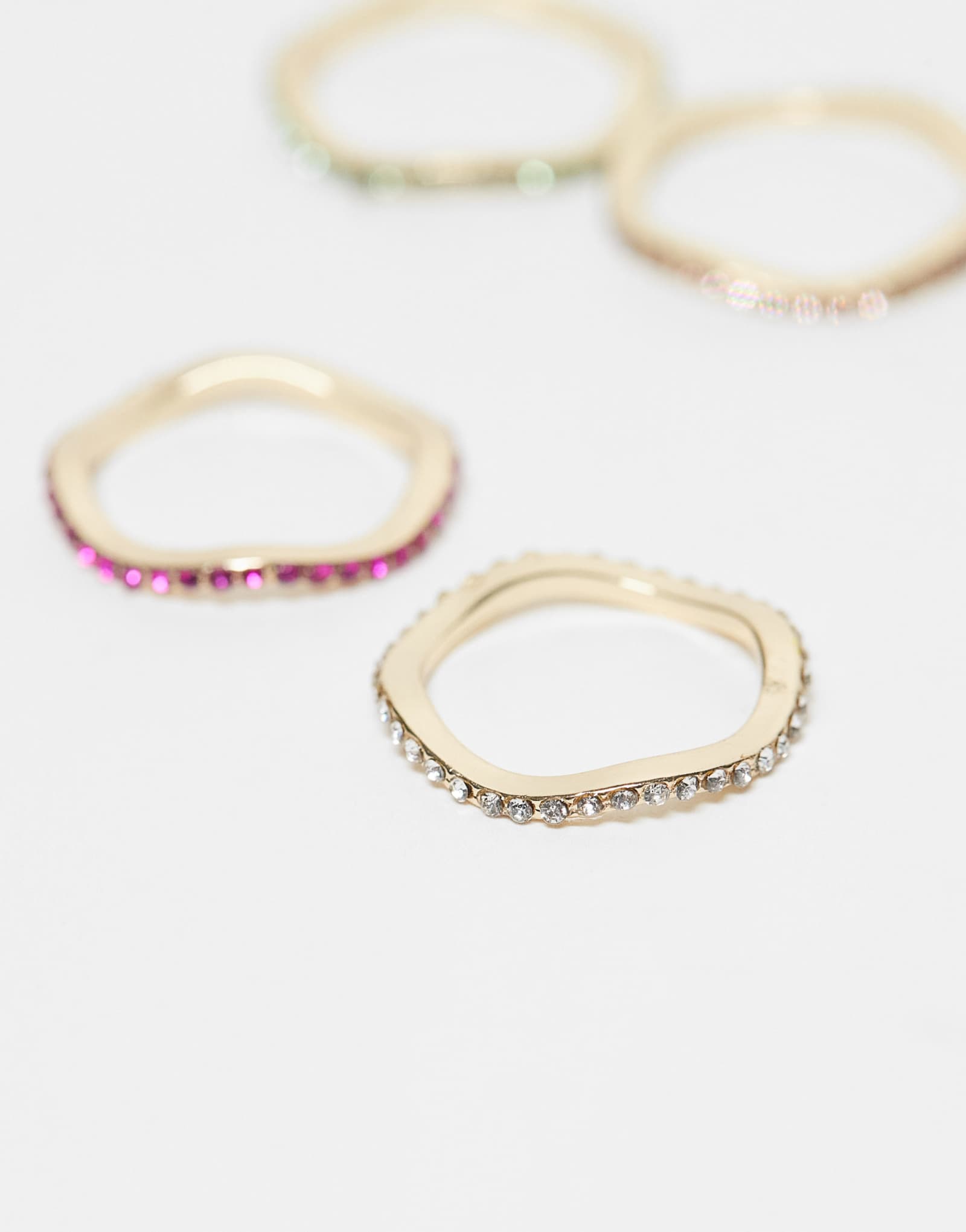 ДИЗАЙНЕРСКИЕ кольца ASOS в нескольких упаковках с разноцветными инкрустированными кристаллами золотого оттенка