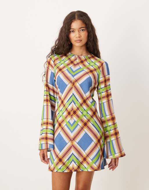 ASOS DESIGN - Multifarvet minikjole med rund hals og trompetærmer og ternet print, 2 af 4