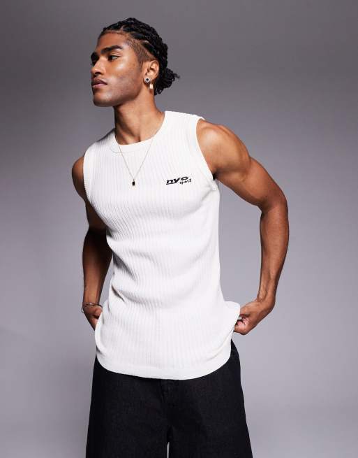 ASOS DESIGN - Muscle fit geribbeld gebreid hemdje in wit