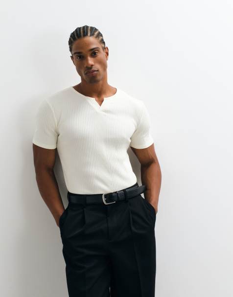 ASOS DESIGN - Muscle fit geribbeld net T-shirt met inkeping in de hals in crème - view 1