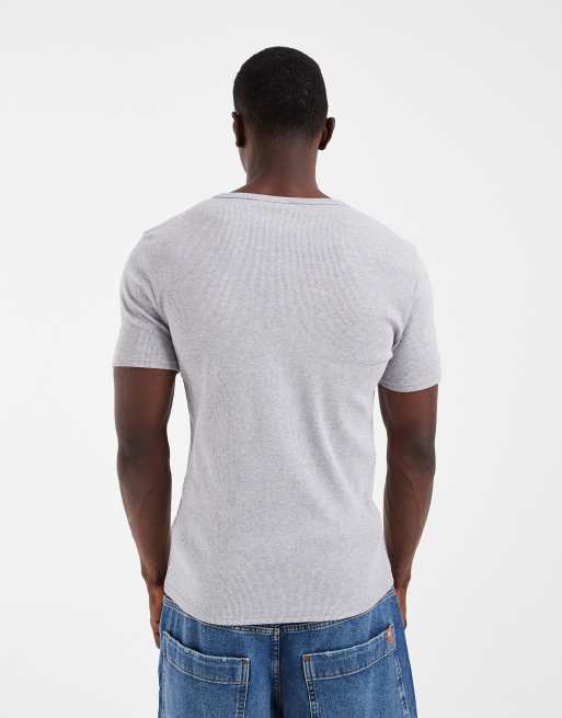 ASOS DESIGN - Muscle fit geribbeld T-shirt met Henley-hals in gemêleerd grijs, 4 van 5