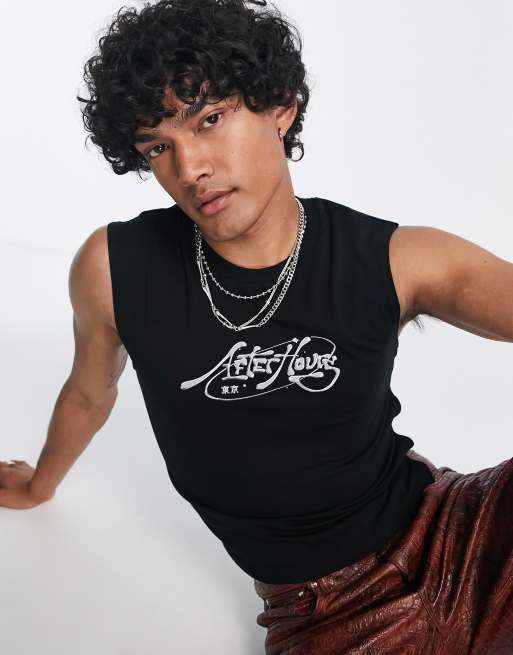 ASOS DESIGN - Muscle fit hemd met uitsnijdingen op de rug en print op de borst