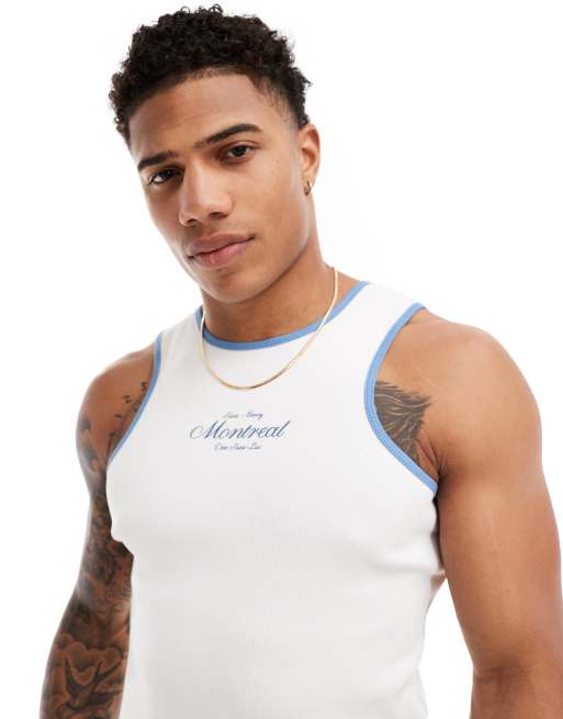 ASOS DESIGN - Muscle fit hemdje met 'Montreal' print op de borst in wit