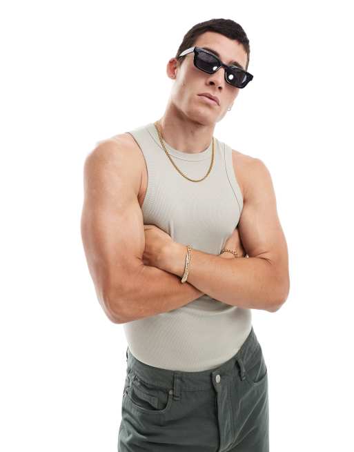 ASOS DESIGN - Muscle fit hemdje met racerhals in stone