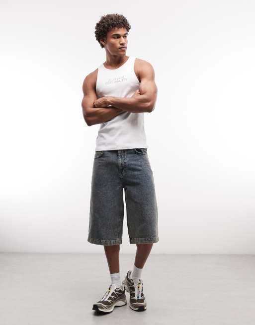 ASOS DESIGN - Muscle fit hemdje van geribbelde stof met tekstprint met reliëf in wit, 2 van 5