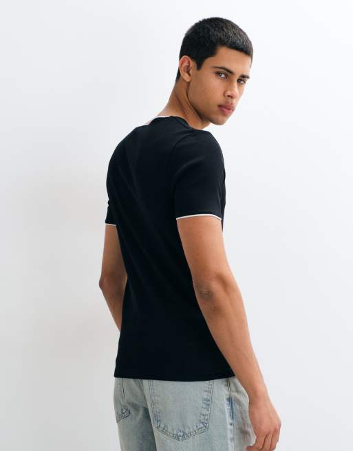 ASOS DESIGN muscle fit henley t-shirt in black, 4 of 5