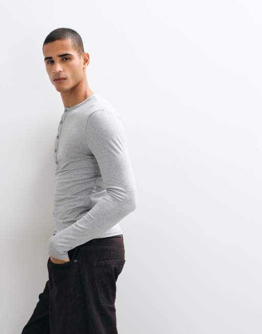 ASOS DESIGN muscle fit långärmad henley-t-shirt i gråmelerad, 4 av 5