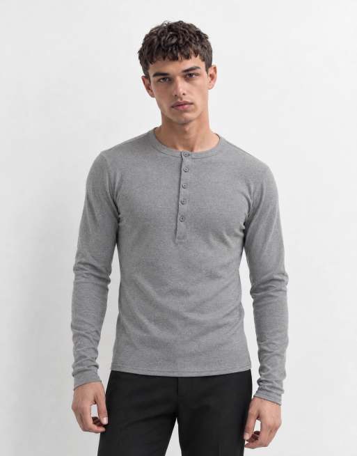 ASOS DESIGN muscle fit långärmad henley-t-shirt i mörkgråmelerad ribb, 6 av 10