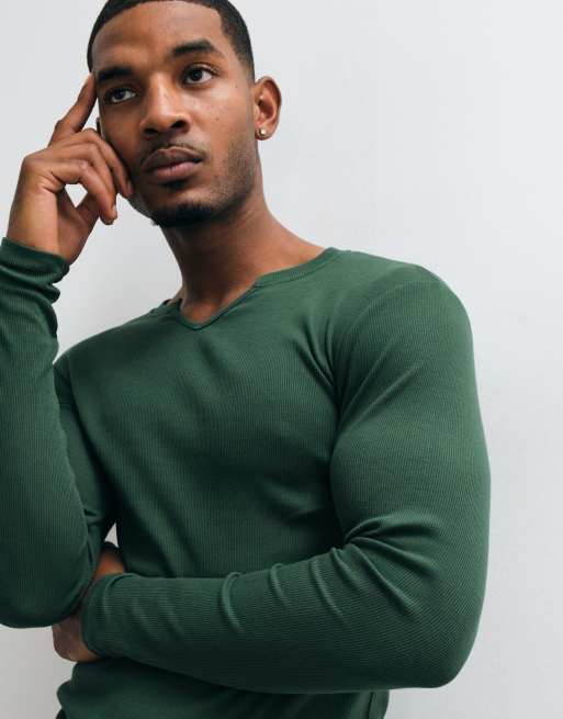 ASOS DESIGN muscle fit långärmad t-shirt med notch-ringning i mörkgrön ribb, 5 av 5