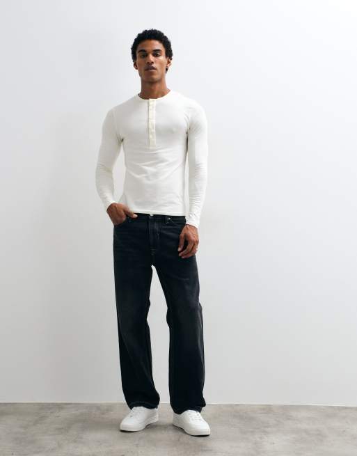 ASOS DESIGN muscle fit long sleeve henley t-shirt in cream, 2 of 10