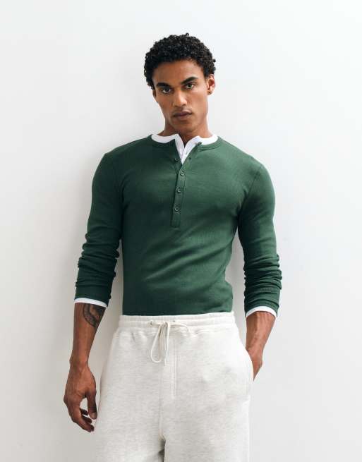 ASOS DESIGN muscle fit long sleeve henley t-shirt in dark green rib, 2 of 5