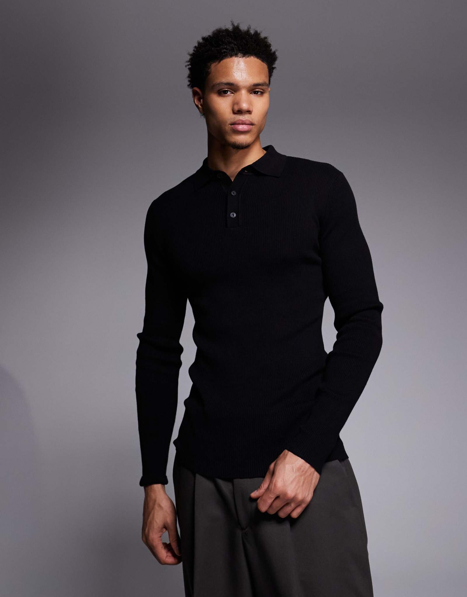 Поло ASOS DESIGN muscle fit с длинным рукавом в рубчик из черной хлопчатобумажной смеси