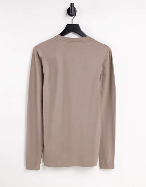 ASOS DESIGN muscle fit long sleeve t-shirt with crew neck in light brown, 2 of 4