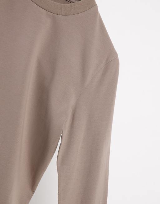 ASOS DESIGN muscle fit long sleeve t-shirt with crew neck in light brown, 4 of 4