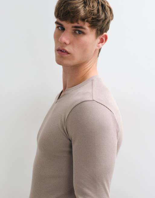 ASOS DESIGN muscle fit long sleeve t-shirt with notch neck in beige, 3 of 5