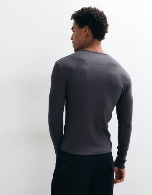 ASOS DESIGN muscle fit long sleeve t-shirt with notch neck in charcoal grey rib, 5 of 9