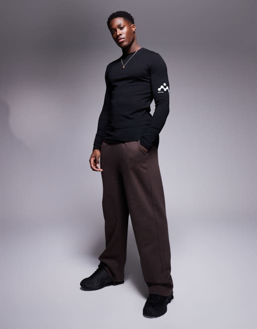 ASOS DESIGN muscle fit long sleeve t-shirt with sleeve graphic in black, 3 of 4
