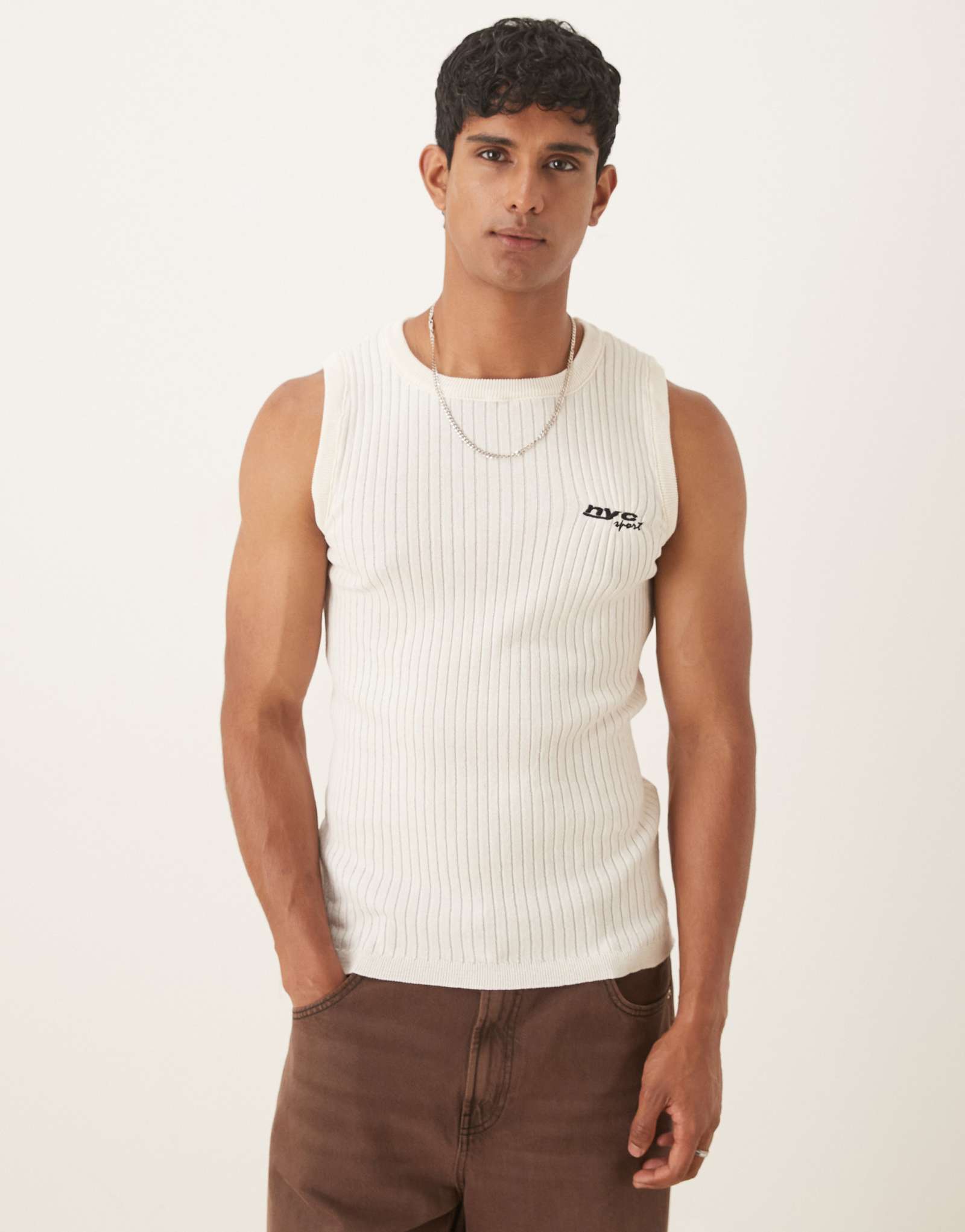 Белая трикотажная майка в рубчик от ASOS DESIGN muscle fit белого цвета