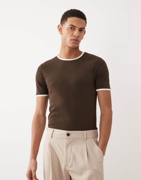 ASOS DESIGN muscle fit ringer-t-shirt med kontrasterande kantband i mörkbrun ribb - view 1
