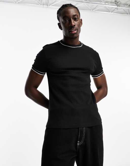 ASOS DESIGN - Muscle fit T-shirt in zwart met witte contrasterende randen