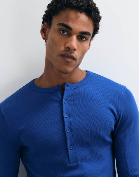 ASOS DESIGN muscle fit t-shirt med henley-ringning i blå ribb - view 1