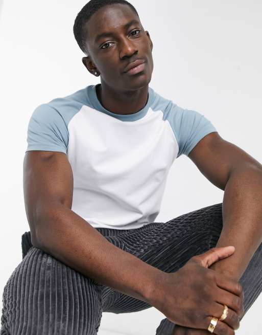 ASOS DESIGN - Muscle fit T-shirt met ronde hals en raglanmouwen in marineblauw en wit en blauw